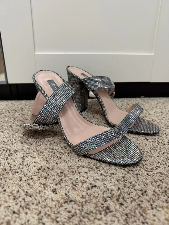 NEW NWOT SJP by Sarah Jessica Parker Iridescent Crystal Block Heel Sandal - Picture 6 of 6